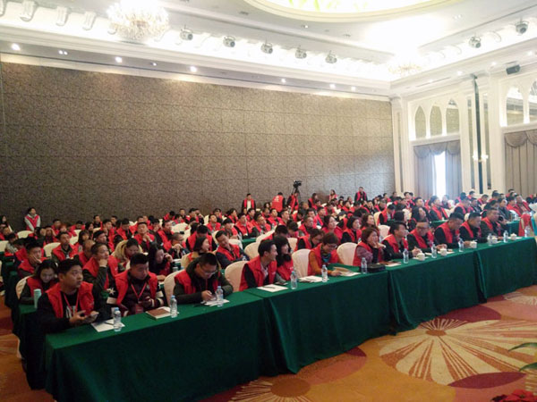 宅男视频APP在线观看陶瓷磚“大格局·大趨勢·大變革”2018年度經銷商峰會圓滿結束